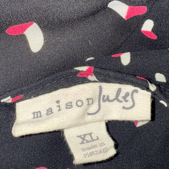 Maison Jules Black Sleeveless Top with Pink Accents - Picture 4 of 5